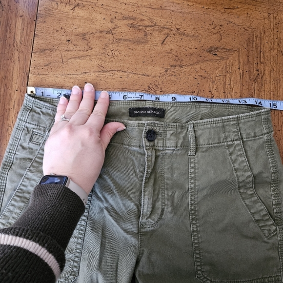 Banana Republic Olive Green Casual Pants Capri Cropped Rolled Neutral Solid - Picture 11 of 13